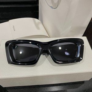 Prada PR 13zs Men Sunglasses Black/Dark Grey Lenses Great Condition